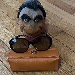 REDUCED!!pre-owned Tory Burch Black Sunglasses with Orange Case